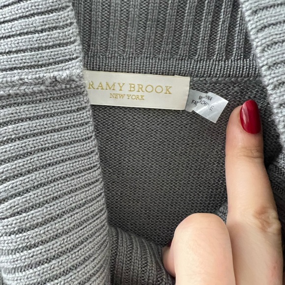 Ramy Brooke Grey Short Sleeve Turtleneck Lace Detail - Picture 3 of 3